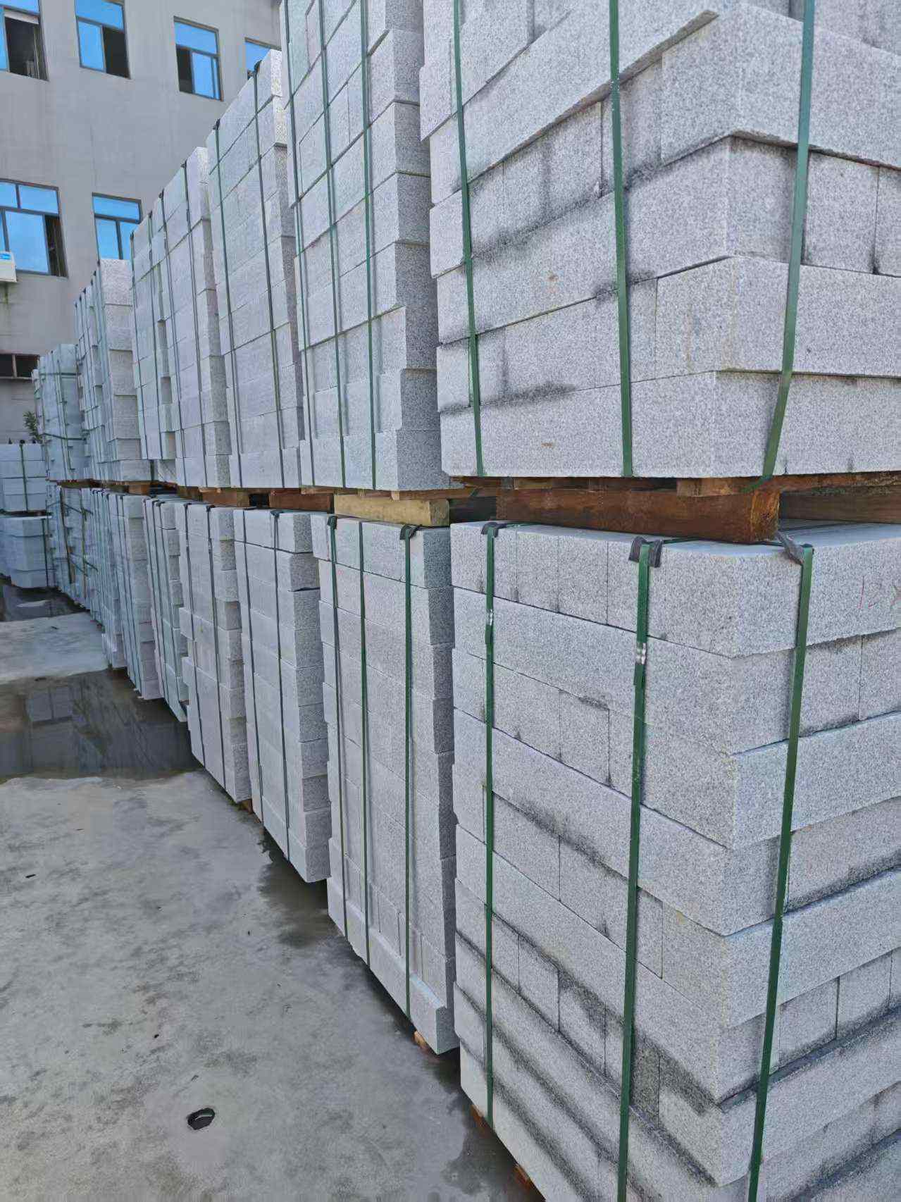 咸宁芝麻白路牙石，路侧石